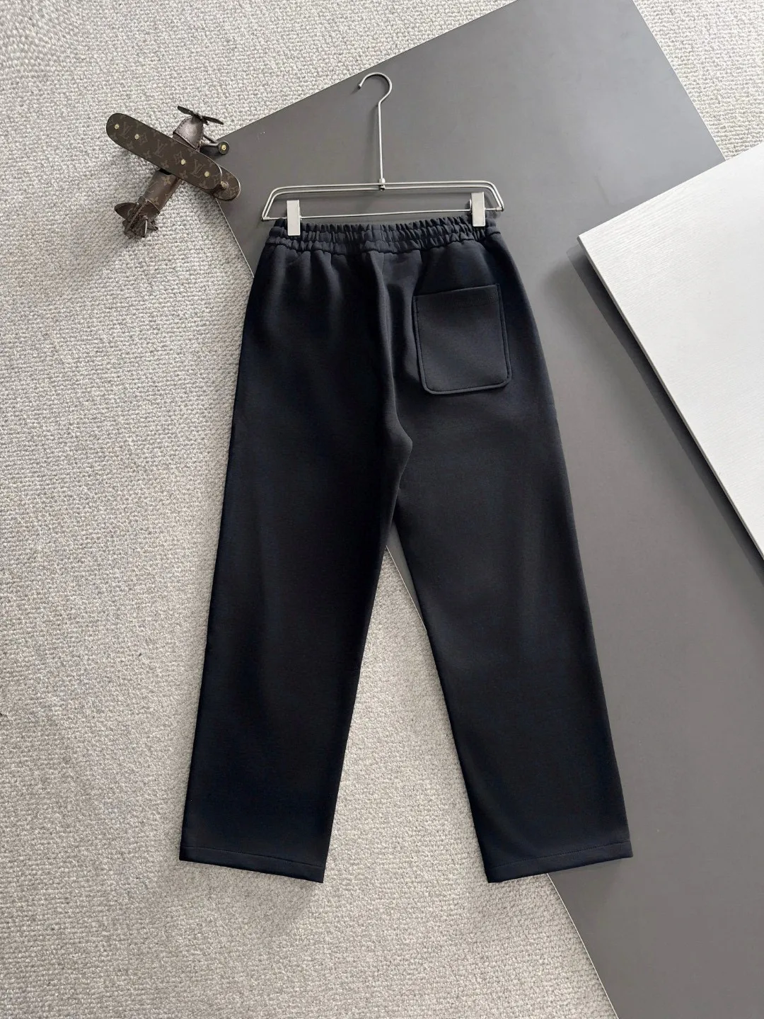 , LP（ ， ） Logo Black White （ ） ：Black Gray Light Gray Dark Gray Size M-4xl